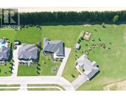 33 AUGUST CRESCENT - 4