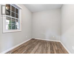 137 WONHAM STREET S - 11