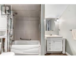 137 WONHAM STREET S - 14