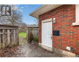 21 CRONYN STREET - 14