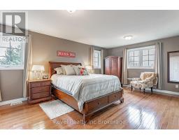 152 NORTH TOWN LINE E - 20