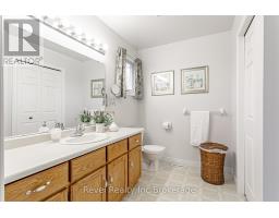 152 NORTH TOWN LINE E - 23