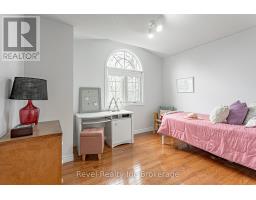 152 NORTH TOWN LINE E - 26