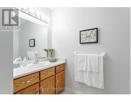 152 NORTH TOWN LINE E - 28