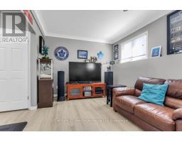 93 GLENDALE DRIVE - 23