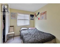 930 QUEENSBOROUGH Court - 11