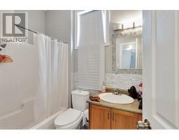 930 QUEENSBOROUGH Court - 18