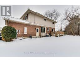 17 MOHICAN DRIVE - 22