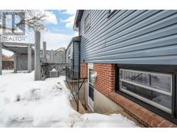 13 SANDALWOOD CRESCENT - 25