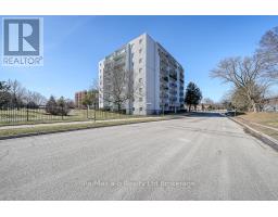 809 - 986 HURON STREET - 4