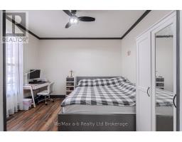 42 LAWRENCE STREET - 14