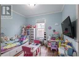 42 LAWRENCE STREET - 22