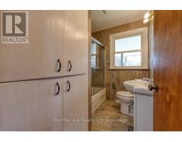 63 CATHCART STREET - 13