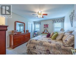 18 JONES CRESCENT - 15