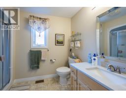 18 JONES CRESCENT - 17