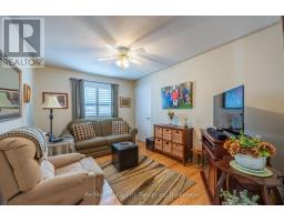 18 JONES CRESCENT - 18