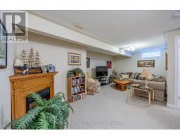 18 JONES CRESCENT - 22