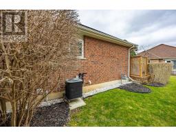18 JONES CRESCENT - 6