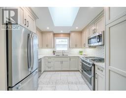 113 LYNDALE CRESCENT - 14