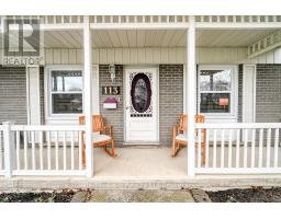 113 LYNDALE CRESCENT - 2