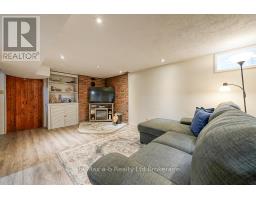 113 LYNDALE CRESCENT - 33
