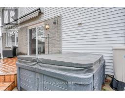 113 LYNDALE CRESCENT - 39