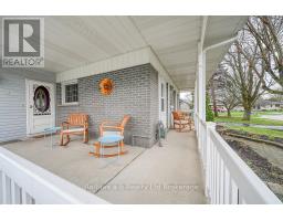 113 LYNDALE CRESCENT - 4