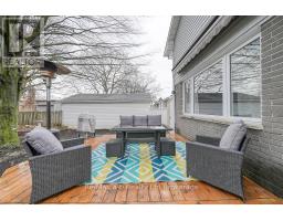 113 LYNDALE CRESCENT - 40
