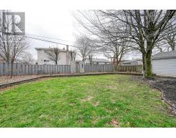 113 LYNDALE CRESCENT - 44