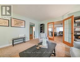 113 LYNDALE CRESCENT - 8
