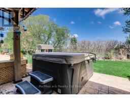 27 AMBER DRIVE - 35