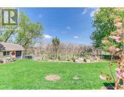 27 AMBER DRIVE - 43