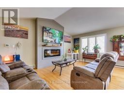 27 AMBER DRIVE - 7