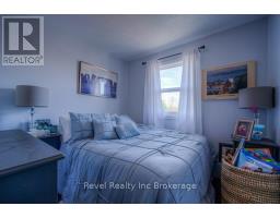 46 - 64 HIAWATHA ROAD - 11