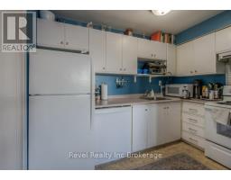 46 - 64 HIAWATHA ROAD - 21