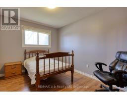 415 LAMPMAN PLACE - 35