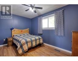 415 LAMPMAN PLACE - 36