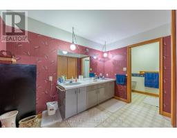 44 DEMEYERE AVENUE - 26