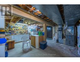 44 DEMEYERE AVENUE - 44