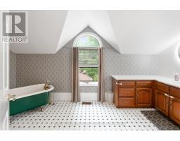 505 DEVONSHIRE AVENUE - 35