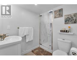 38 CAVANAUGH CRESCENT - 23