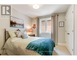 7 LYNDALE ROAD - 16