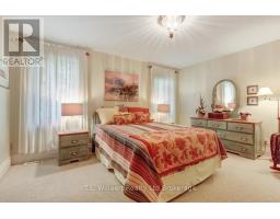 7 LYNDALE ROAD - 18