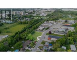 877 DUFFERIN STREET - 2