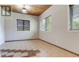 584572 BEACHVILLE ROAD - 14
