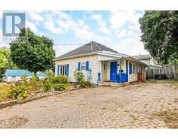 186 CHARLES STREET E - 1