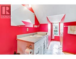 186 CHARLES STREET E - 19