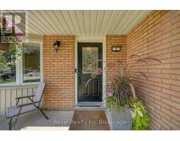 5 DEAN CRESCENT - 4