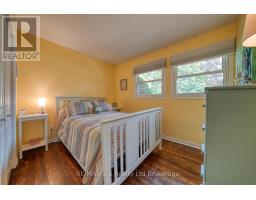 8 DEAN CRESCENT - 22