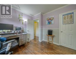 8 DEAN CRESCENT - 26